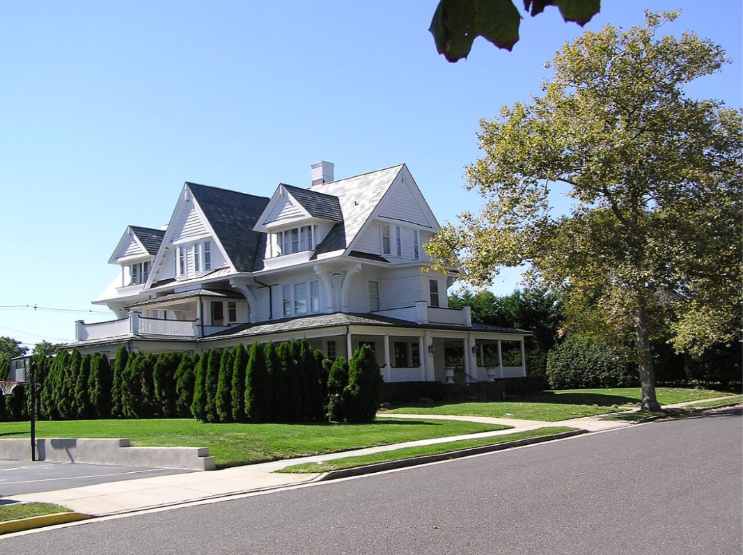 A Victorian home in the Allenhurst Residential Historic District