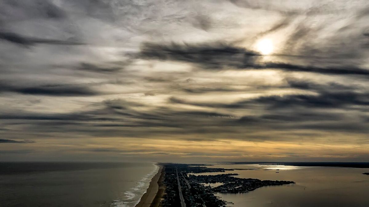 Mantoloking between the ocean and Barnegat Bay